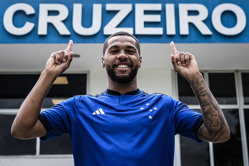 Cruzeiro e adidas lançam nova camisa do Cruzeiro para a temporada 2023