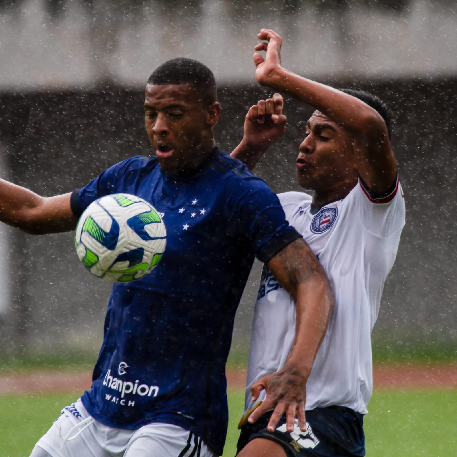 Em jogo de muita intensidade, Cruzeiro e Bahia empatam em Salvador, pelo Brasileiro Sub-20