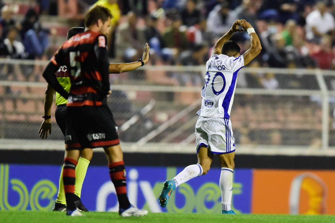 Fora de casa, Cruzeiro empata com o Ituano e amplia vantagem na liderança