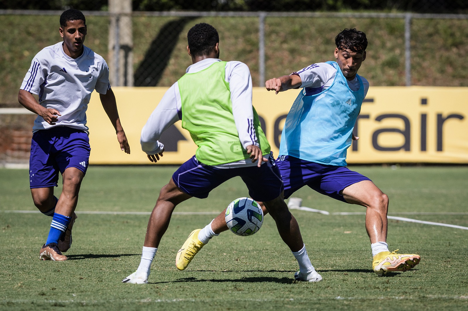Como parte do processo de formação, seis atletas do Sub-20 vão participar de treinamentos na equipe profissional do Cruzeiro