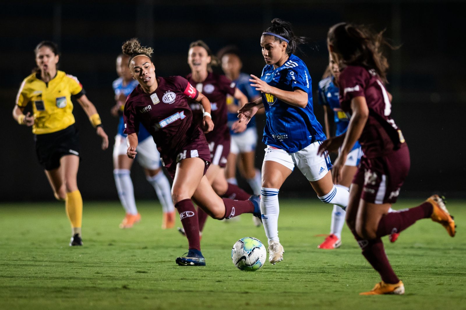 Em jogo de grande movimentação, Cruzeiro é batido pela Ferroviária no Campeonato Brasileiro Feminino 