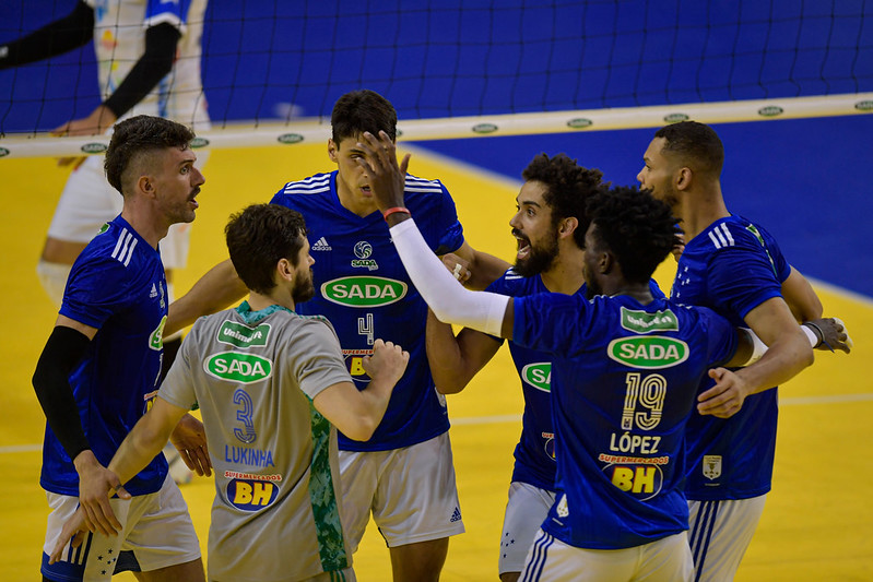 Sada Cruzeiro vira pra cima do EMS Taubaté Funvic e assume a liderança da Superliga
